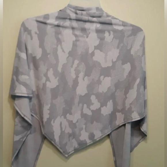 Lululemon All You Need Scarf NWT Grey Camo - Picture 2 of 6